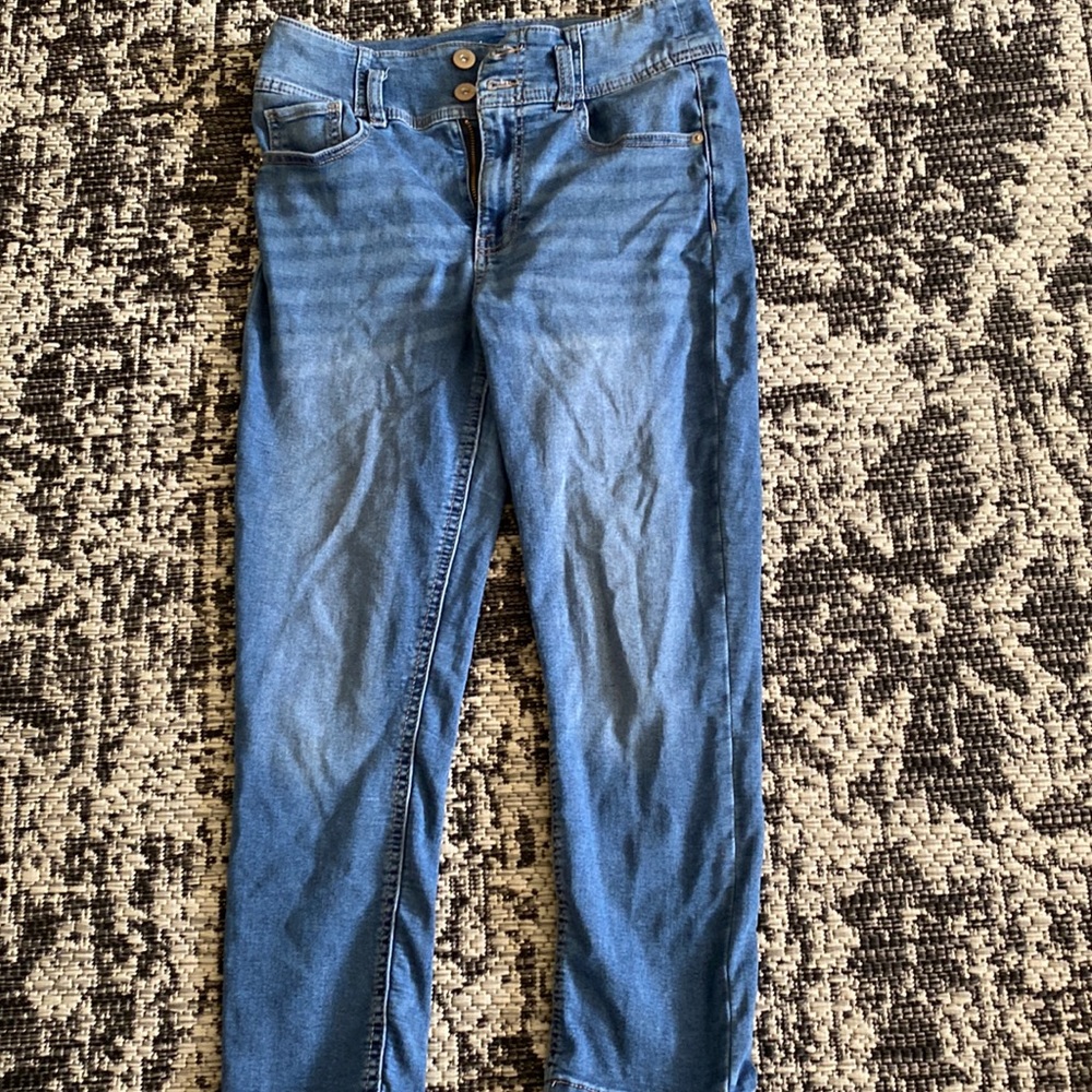 High waisted light blue skinny jeans from no boundaries